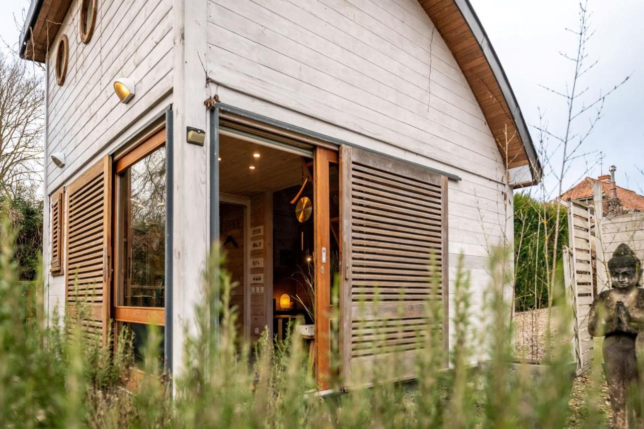 Gite Et Chambre D'Hote Gussignies Extérieur photo