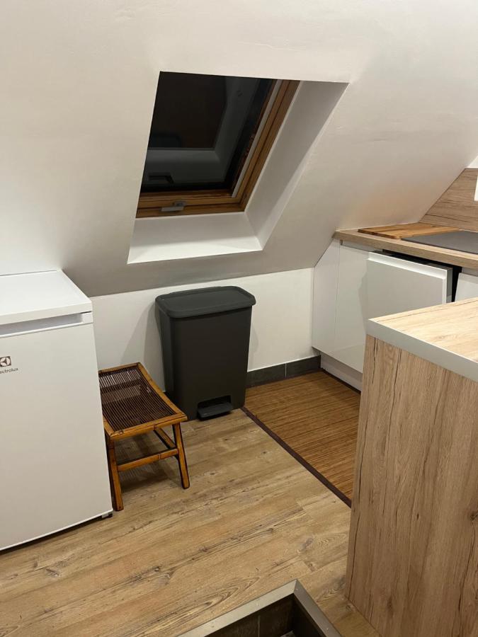 Gite Et Chambre D'Hote Gussignies Extérieur photo
