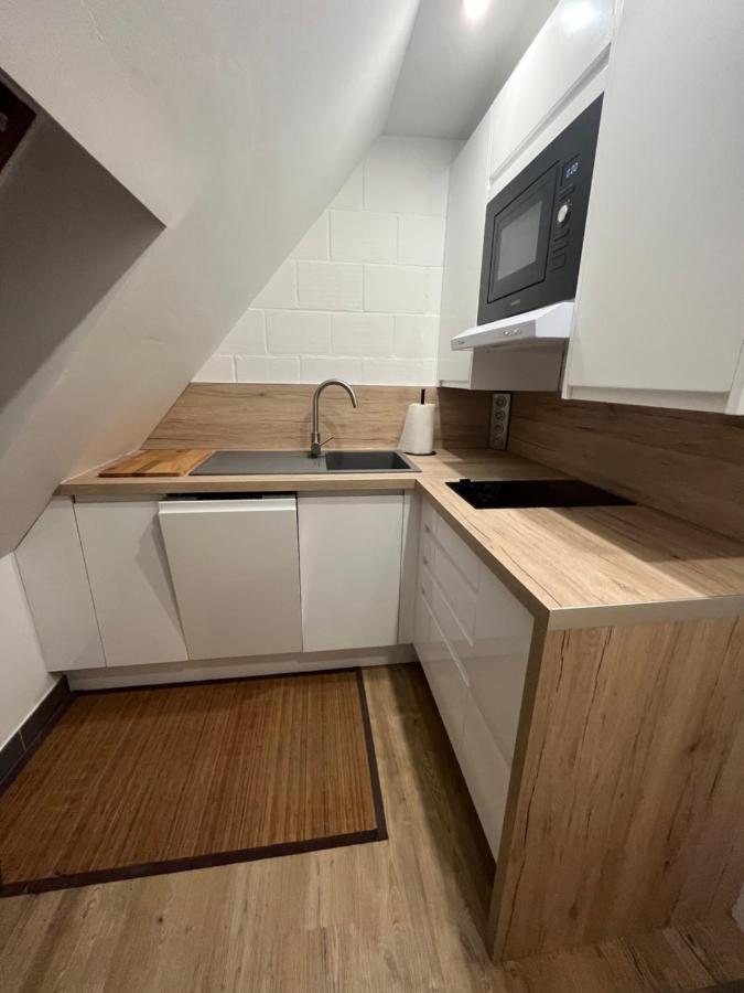 Gite Et Chambre D'Hote Gussignies Extérieur photo