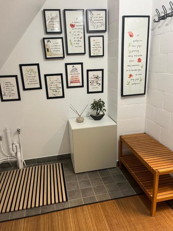 Gite Et Chambre D'Hote Gussignies Extérieur photo