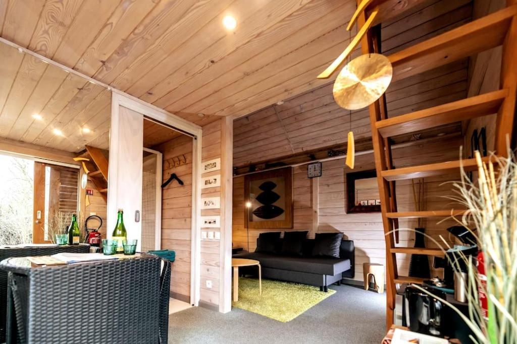 Gite Et Chambre D'Hote Gussignies Extérieur photo