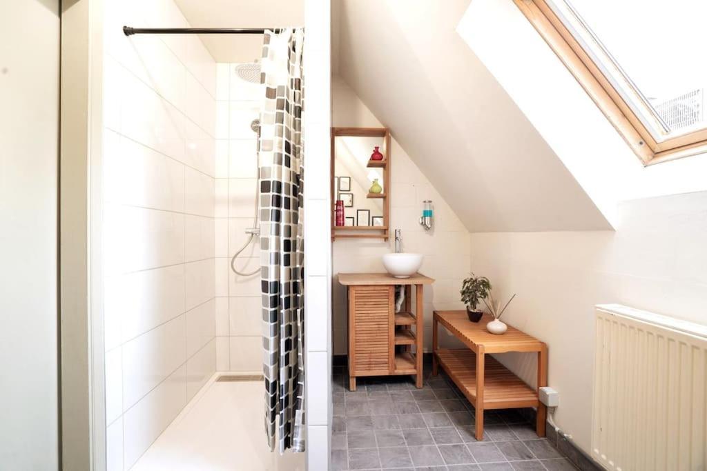 Gite Et Chambre D'Hote Gussignies Extérieur photo